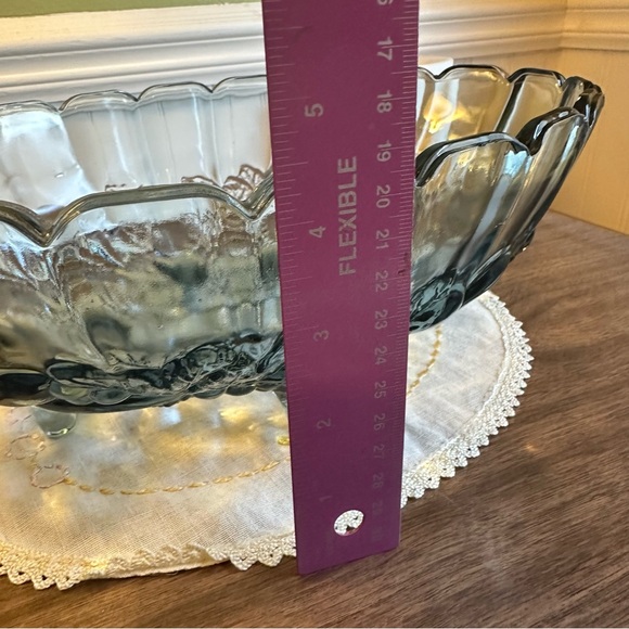 VTG Indiana Glass Pastel Blue Oval 4 Footed Centerpiece Fruit Bowl Harvest Grape - Picture 13 of 13